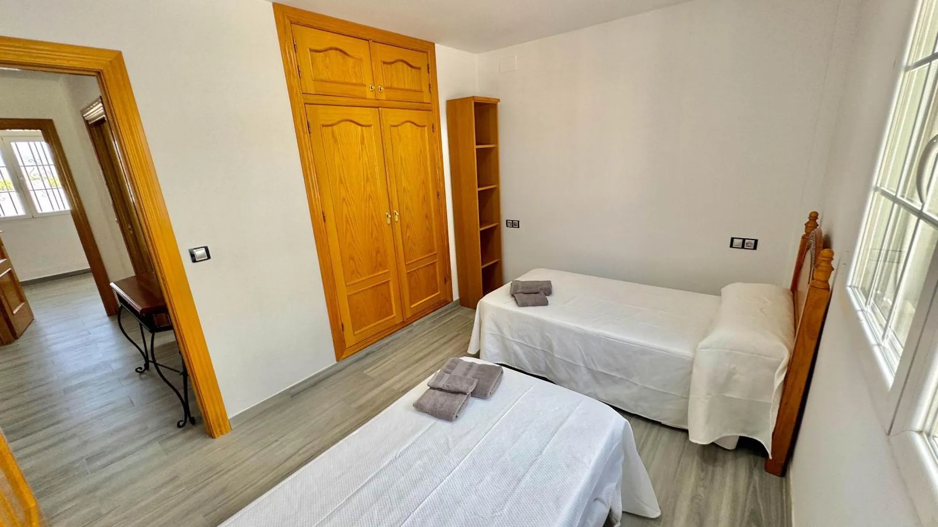 Apartamento Asis B Albunan